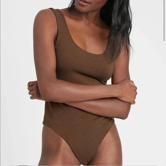 NEW BANANA REPUBLIC True Hues Scoop-Neck Thong Bodysuit Size Small  Sleeveless